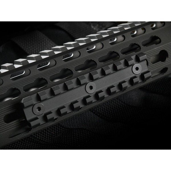 Strike Industries sezione rail KeyMod in alluminio 9 slot, dettaglio 10