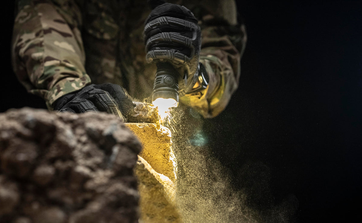 Armytek Dobermann Pro Max, ghiera in acciaio della testa