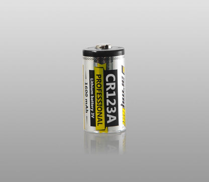 Armytek CR123A batteria al litio, dettaglio