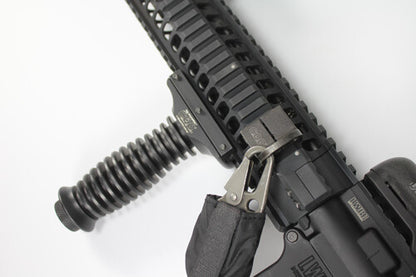 CQD Forward Sling Mount montato su slitta Picatinny