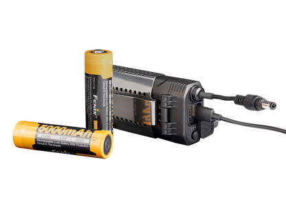 Fenix HP30R V2.0 vano batteria con due batterie 21700
