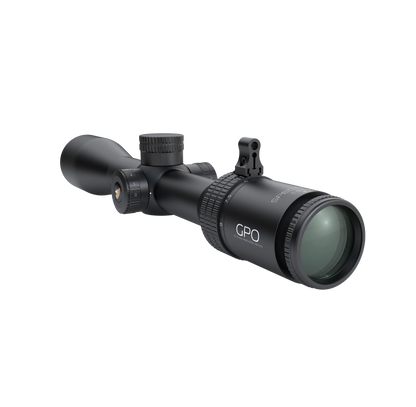 GPO Spectra 6x 1,5-9x44i G4i Fiber, vista di tre quarti posteriore con torrette e oculare