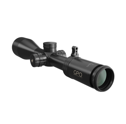 GPO Spectra 6x 3-18x56i BRi, vista di tre quarti posteriore con torrette e oculare