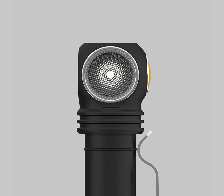 Armytek Wizard C2 Pro Magnet USB luce bianca con accessori in dotazione