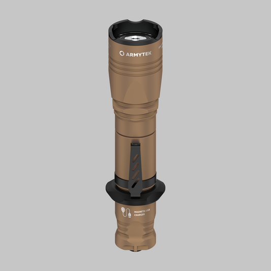 Armytek Dobermann Pro Magnet USB Sand torcia tattica luce calda