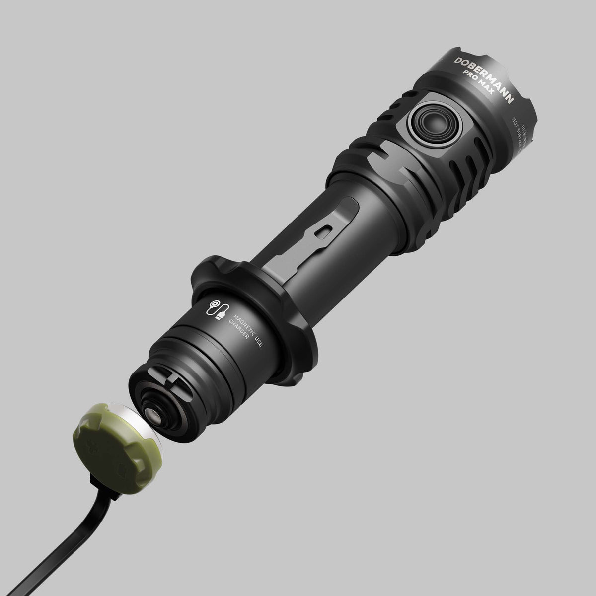 Armytek Dobermann Pro Max torcia tattica, vista del pulsante laterale