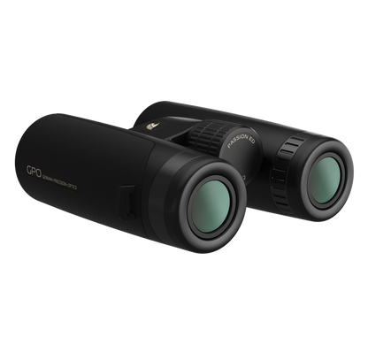 GPO Passion ED 10x42 nero, vista di tre quarti