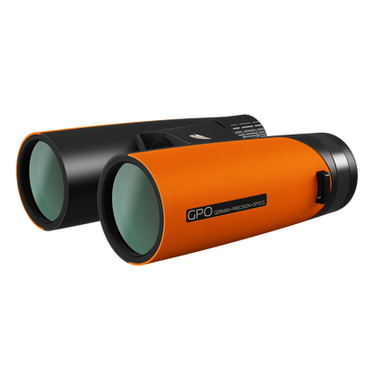 Binocolo GPO Passion ED 8x42 arancione, vista angolata del corpo in magnesio