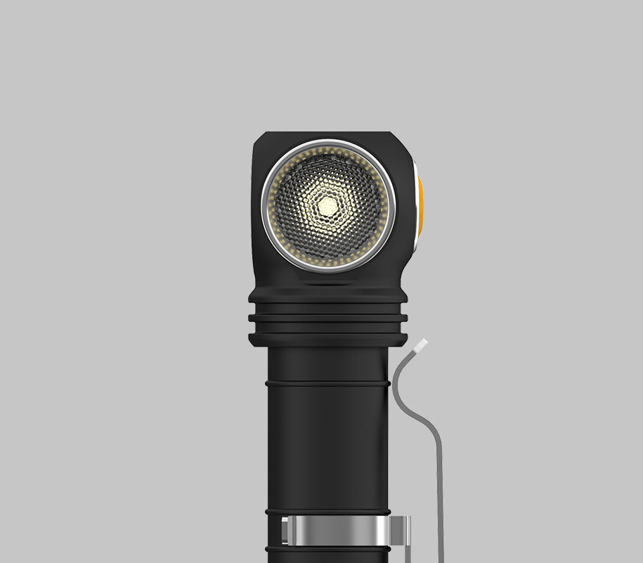 Armytek Wizard C2 Pro Nichia, vista frontale
