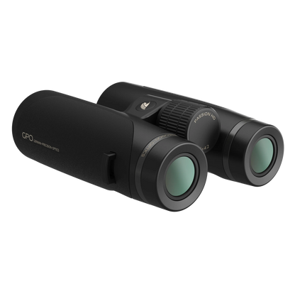 GPO Passion HD 10x42 nero, vista di tre quarti
