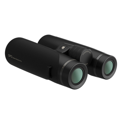 GPO Passion HD 10x50 nero, vista di tre quarti