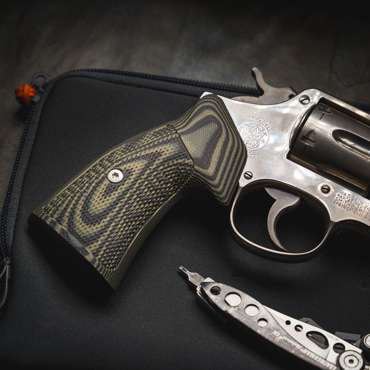 VZ Grips guancette Tactical Diamond per S&W K/L-Frame Square Bottom montate