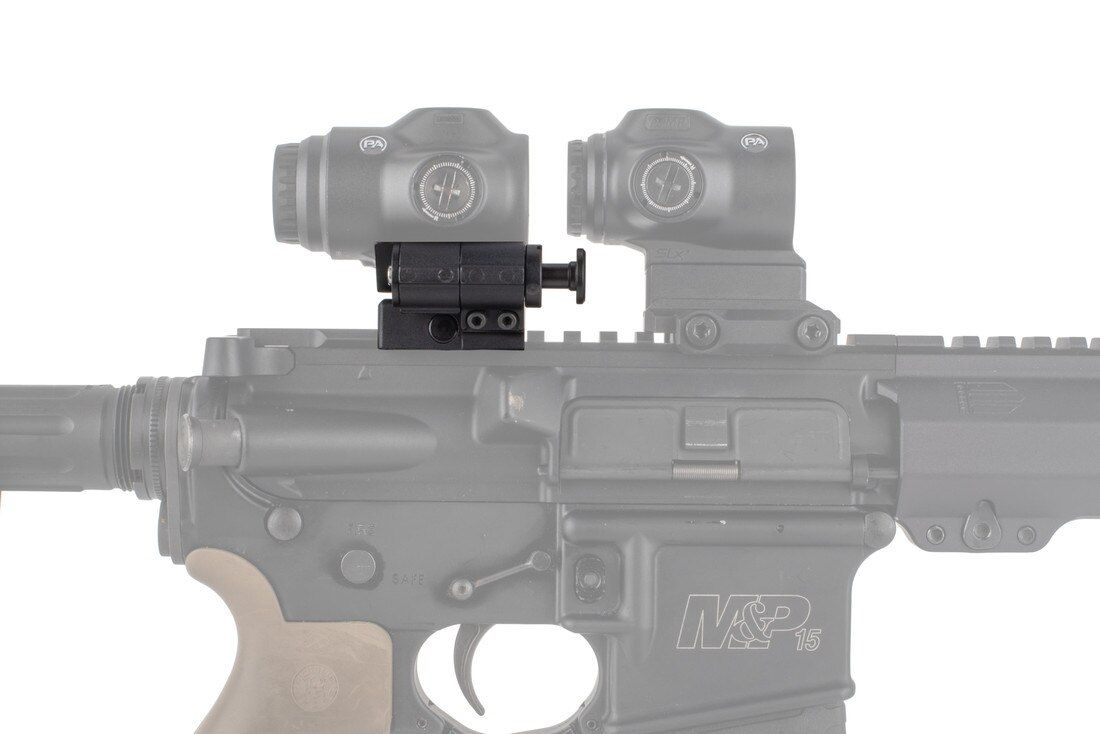 Primary Arms SLx Flip-to-Side Magnifier Mount push button - vista laterale