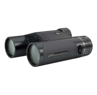 GPO Rangeguide 3000 8x32, vista di tre quarti degli obiettivi da 32 mm