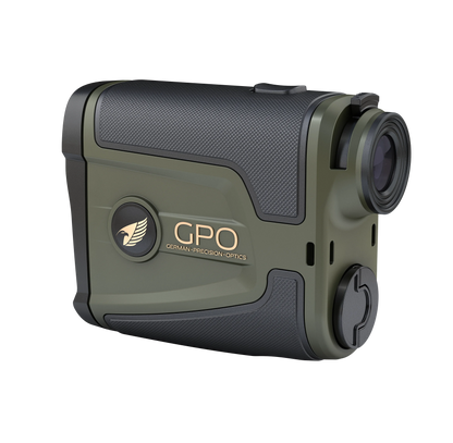 GPO RangeTracker 2000 telemetro verde, vista posteriore di tre quarti