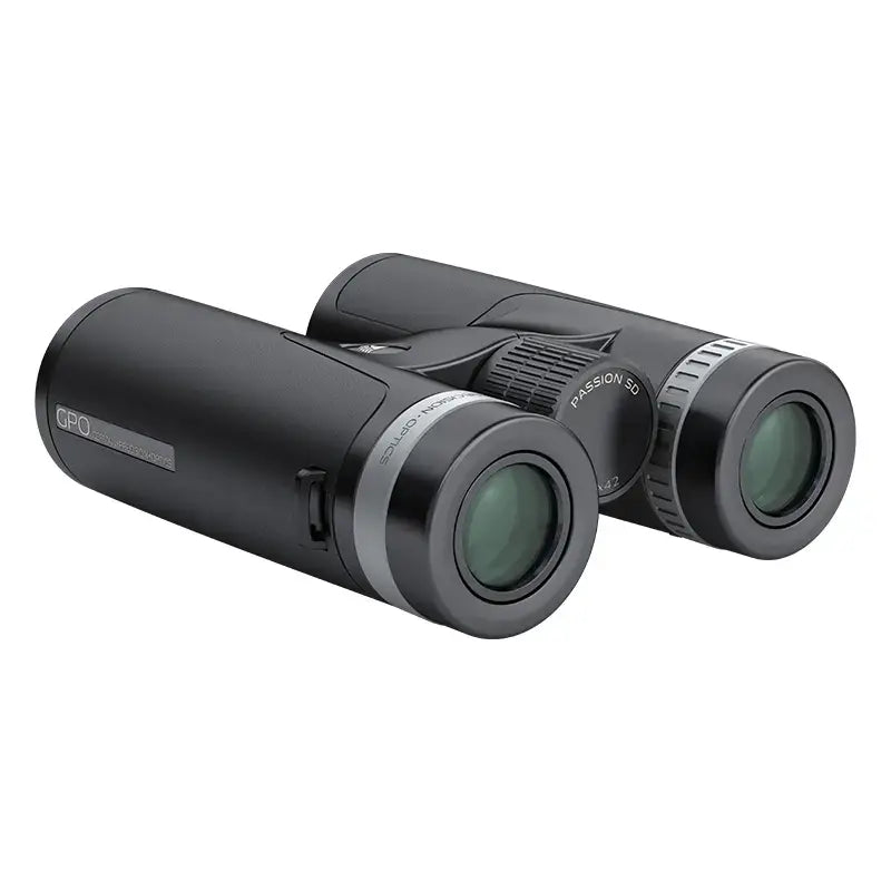 GPO Passion SD 8x42 binocolo nero, vista di tre quarti