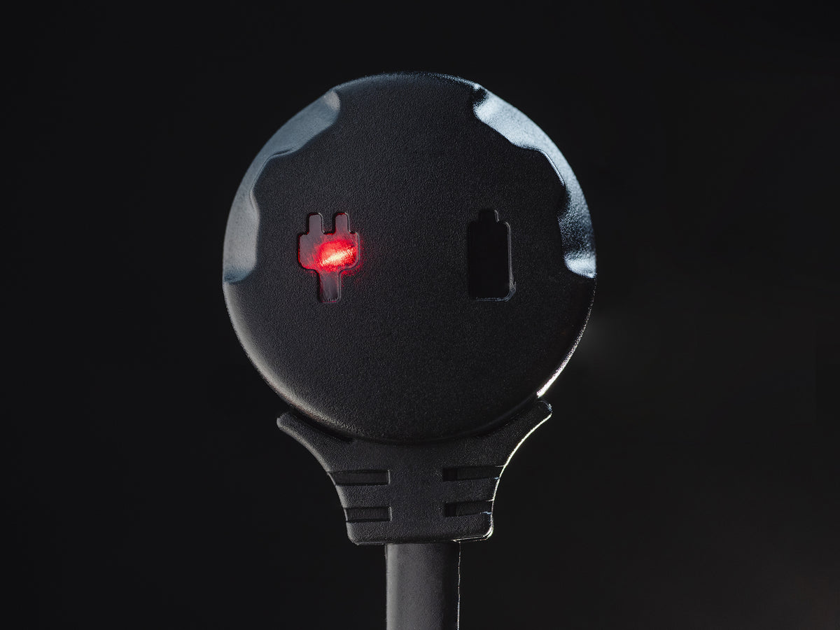 Armytek AMC-02 caricatore magnetico durante la ricarica