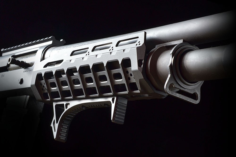 Strike Industries Hayl Rail MLOK Handguard per Benelli M4 - Black