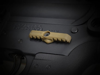 Strike Industries Ultimate Selector Switch kit 10 leve per AR-15, FDE, dettaglio 4