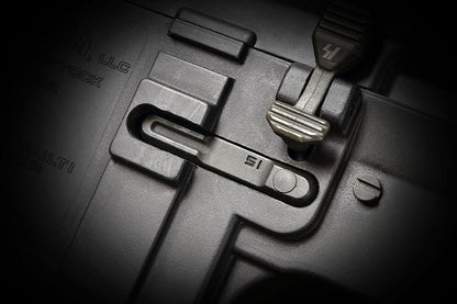 Strike Industries Magazine Catch sgancio caricatore per AR-15, FDE, dettaglio 3