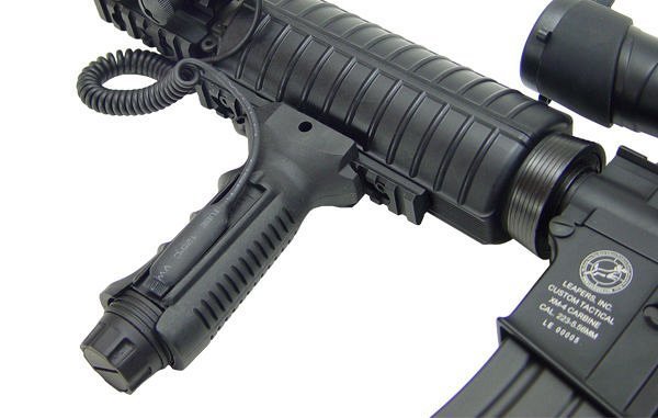 UTG Impugnatura Ambidestra Per AR-15 NERA