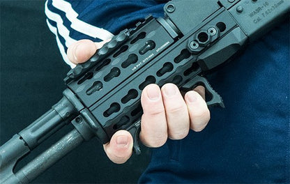 UTG Ultra Slim Angled Foregrip Keymod - Black